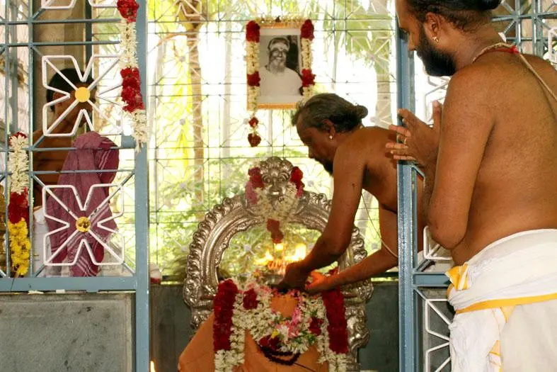 Aarti at the Samadhi of Swami Ramanananda